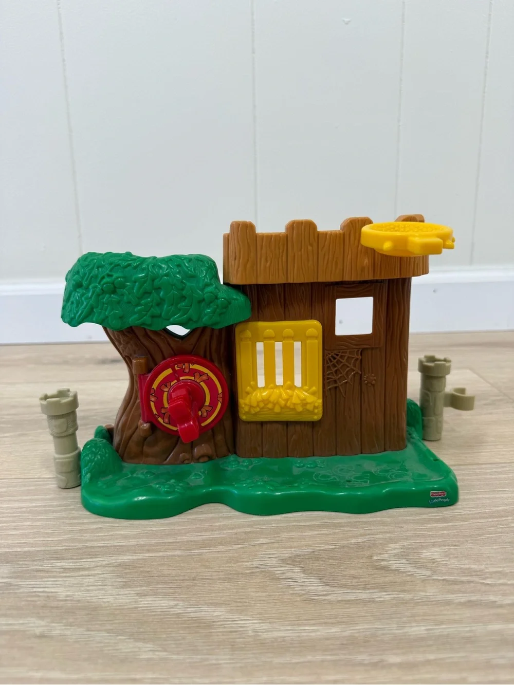 Fisher Price Little People Vintage 2003 Watchful Woodsman